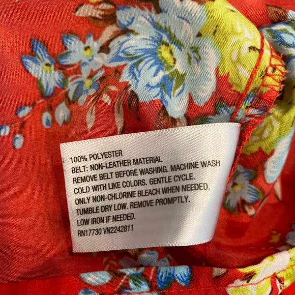 Super Cute Red Floral Dress w/Belt - Picture 8 of 8